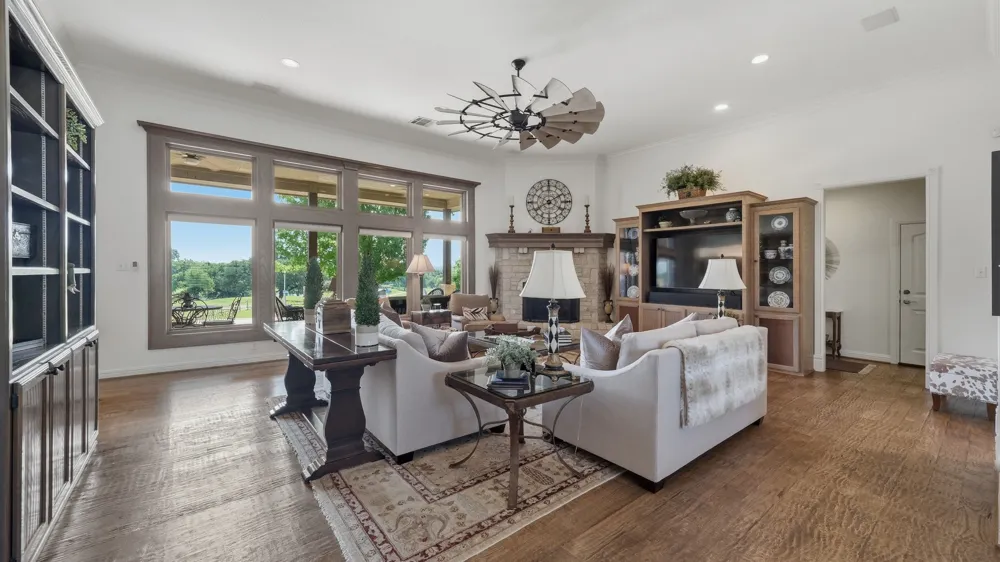 241 Pinnacle Peak Lane Weatherford, TX 76087