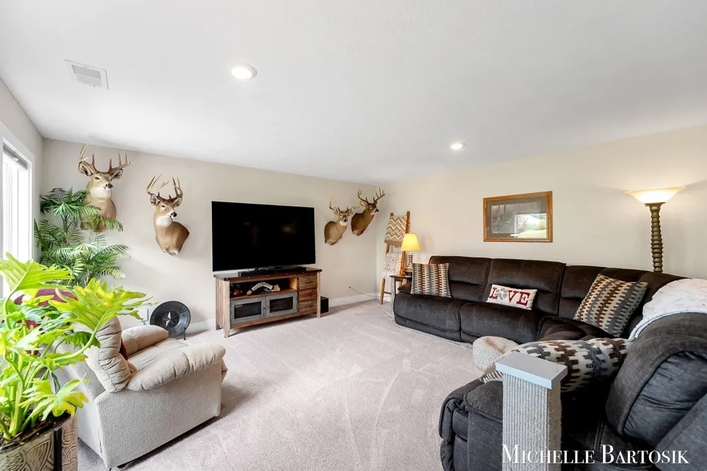 469 Seneca Ridge Drive Middleville, MI 49333