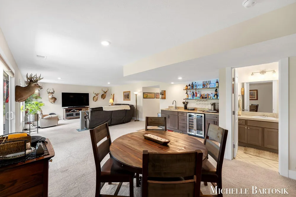 469 Seneca Ridge Drive Middleville, MI 49333