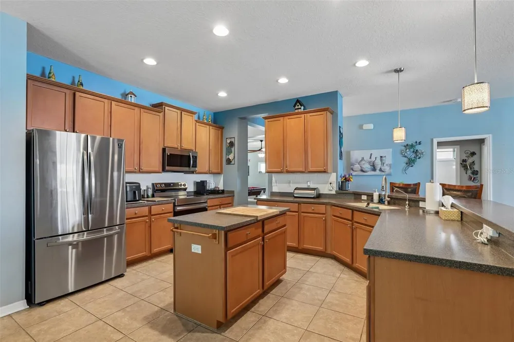 809 SEMINOLE SKY DRIVE Ruskin, FL 33570