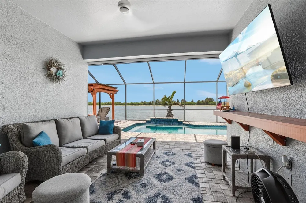 809 SEMINOLE SKY DRIVE Ruskin, FL 33570