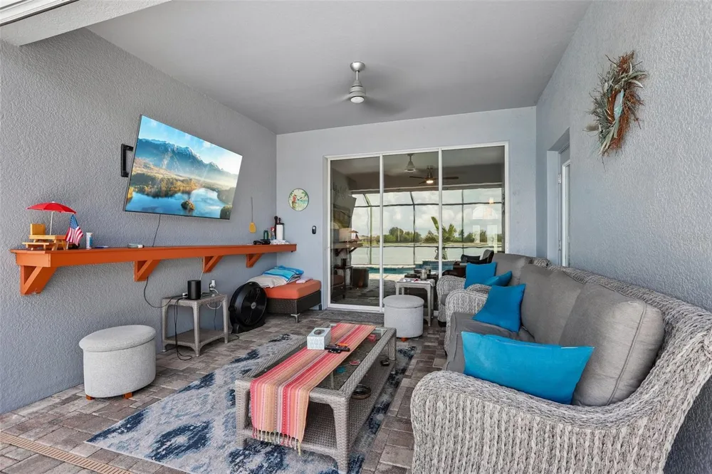 809 SEMINOLE SKY DRIVE Ruskin, FL 33570