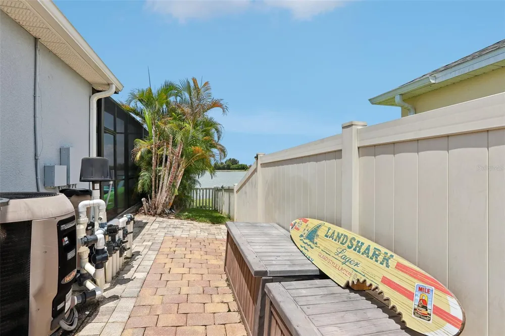 809 SEMINOLE SKY DRIVE Ruskin, FL 33570