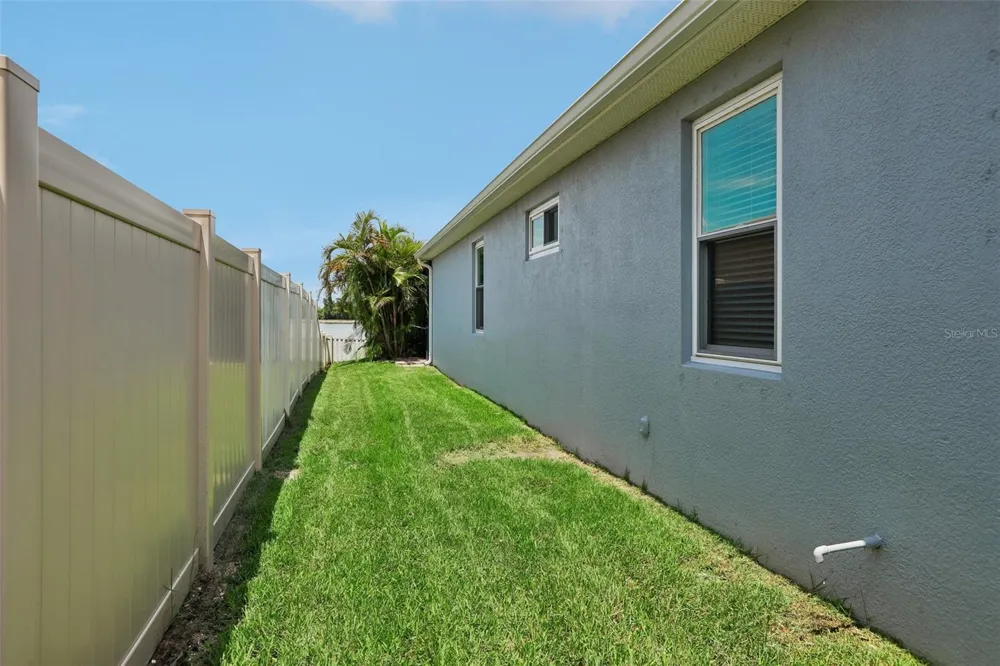 809 SEMINOLE SKY DRIVE Ruskin, FL 33570