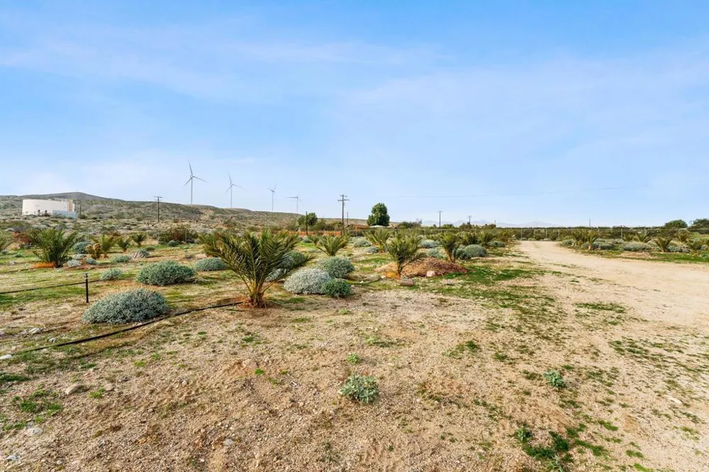 668040015 Hilltop Road Whitewater, CA 92282
