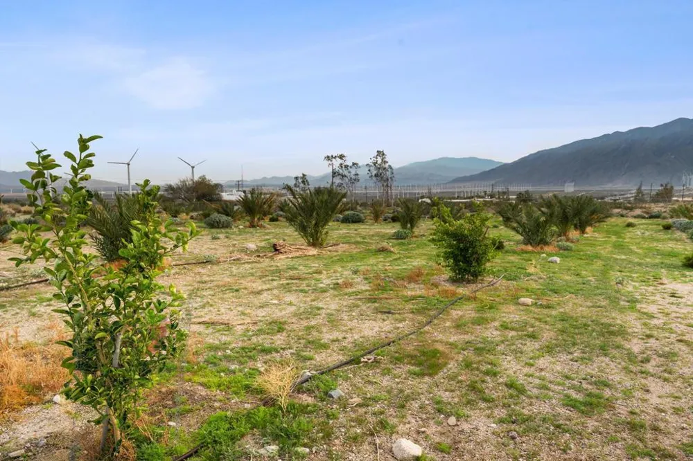 668040015 Hilltop Road Whitewater, CA 92282