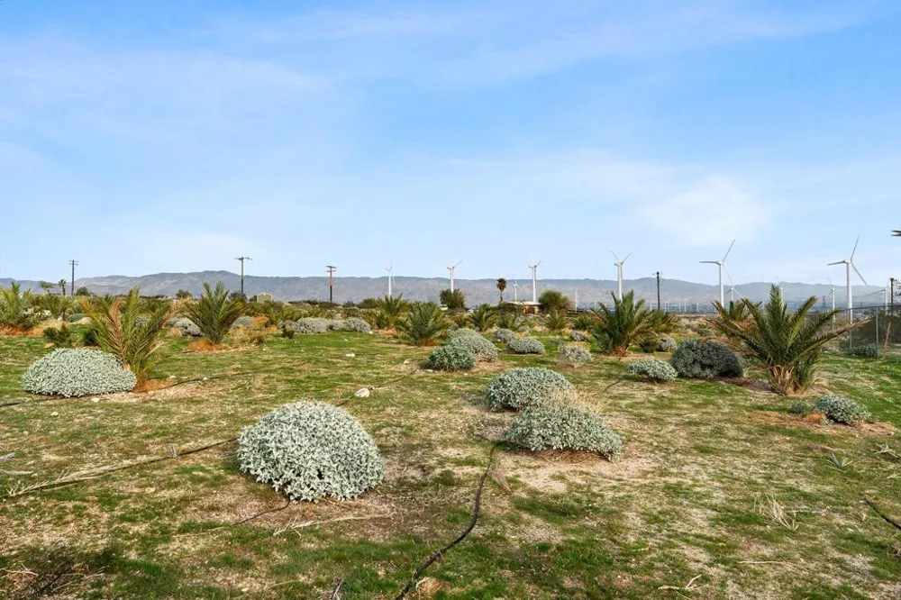 668040015 Hilltop Road Whitewater, CA 92282