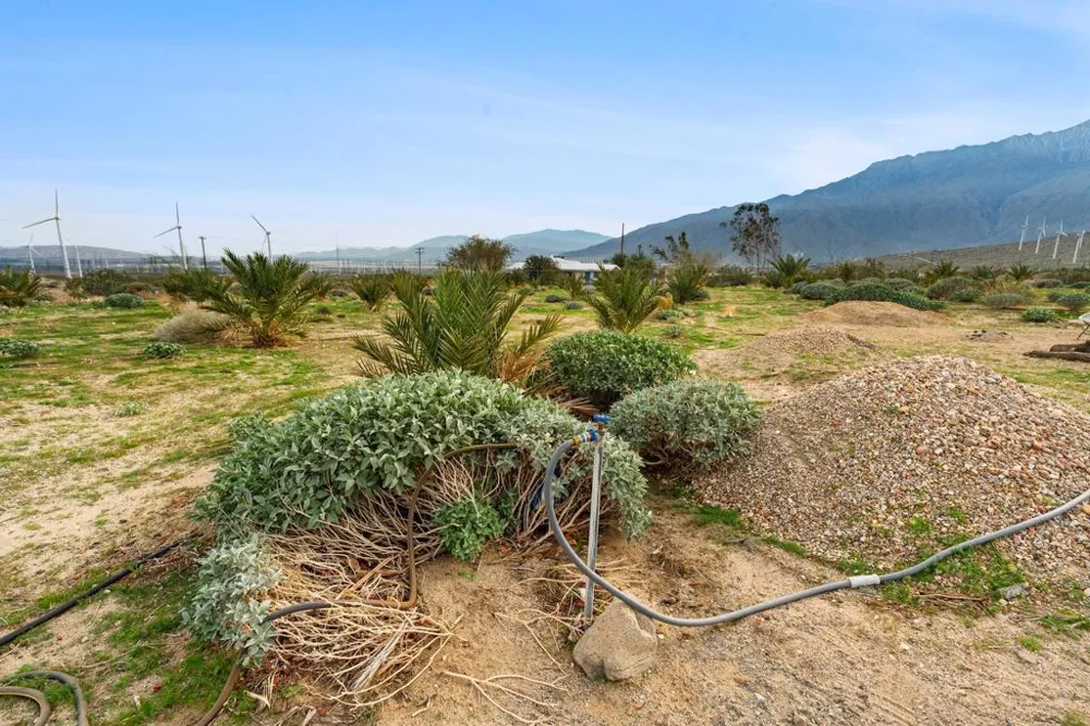 668040015 Hilltop Road Whitewater, CA 92282