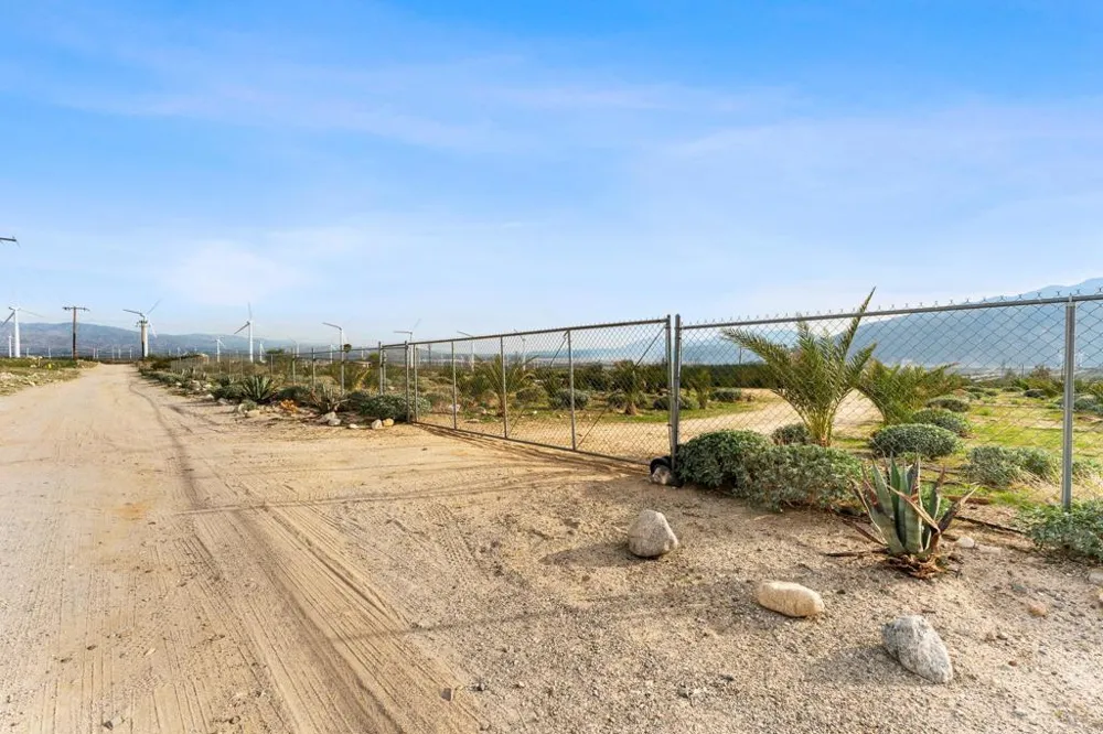 668040015 Hilltop Road Whitewater, CA 92282