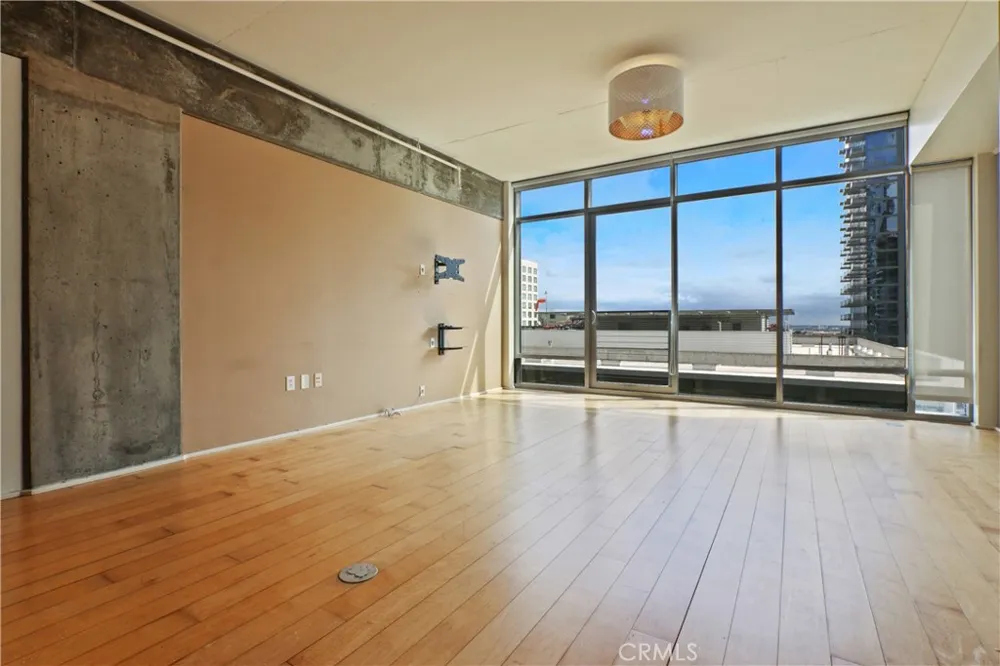 1100 S Hope #1505 Los Angeles, CA 90015
