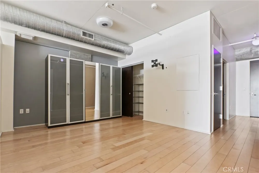 1100 S Hope #1505 Los Angeles, CA 90015
