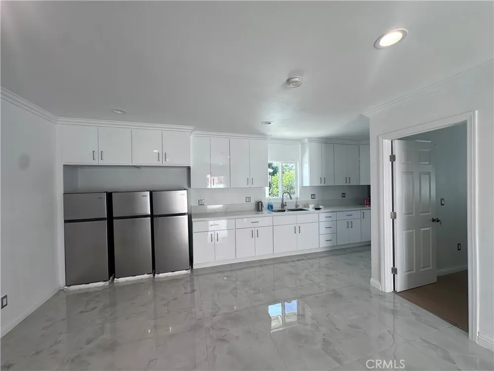 11209 Emery El Monte, CA 91731