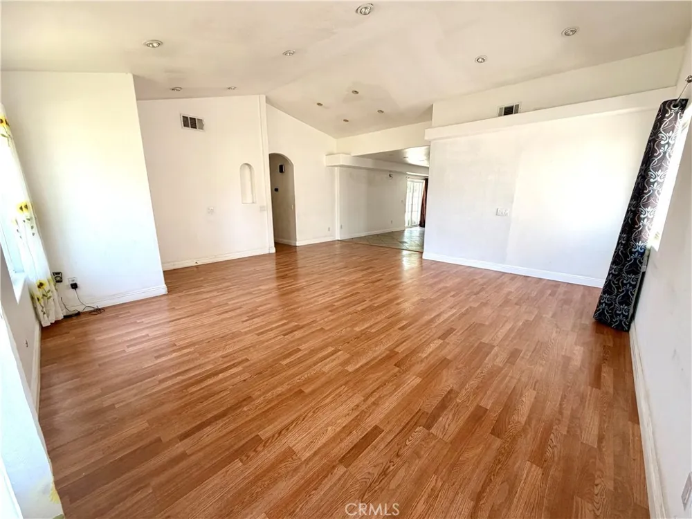 12286 Maxon Chino, CA 91710