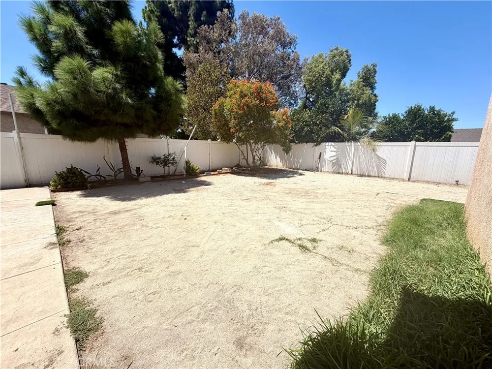 12286 Maxon Chino, CA 91710