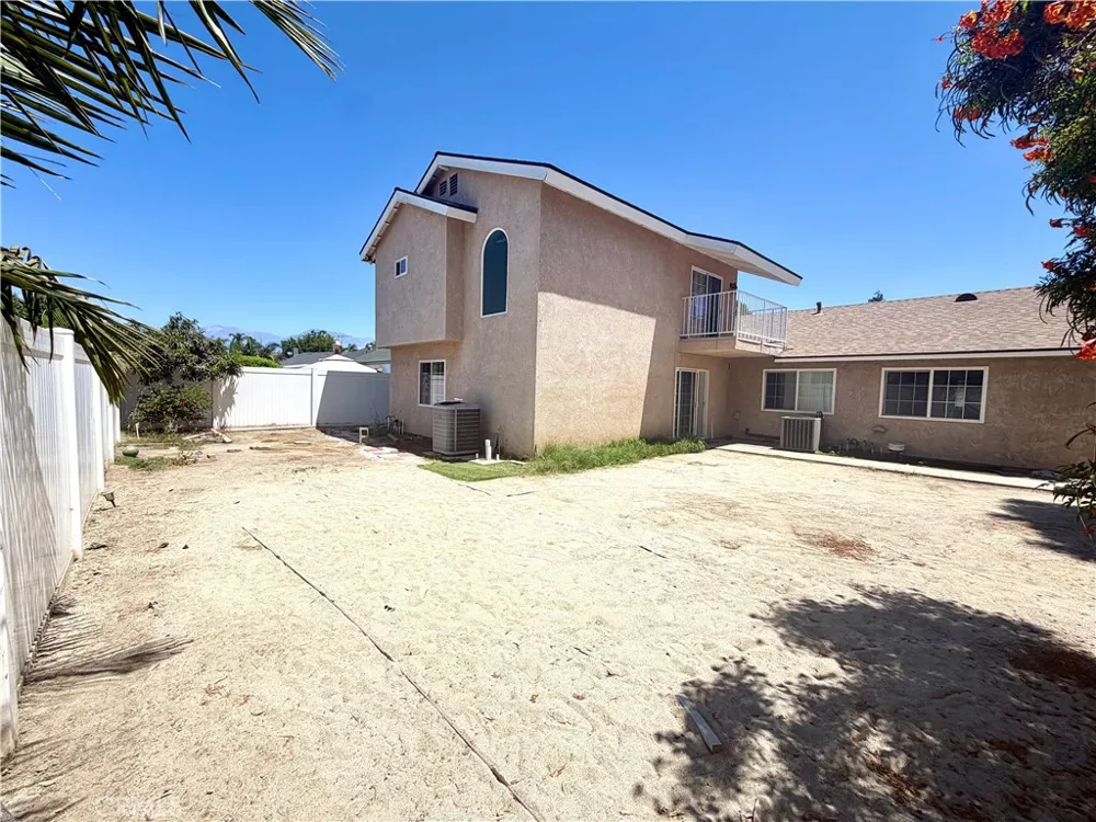 12286 Maxon Chino, CA 91710