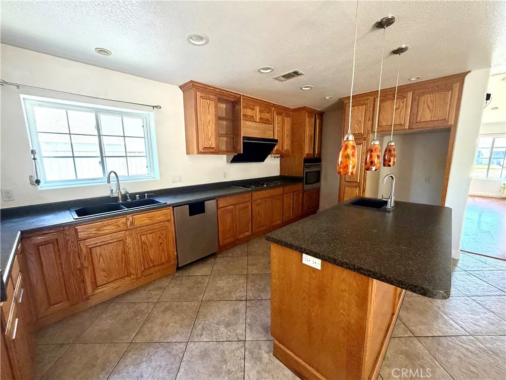 12286 Maxon Chino, CA 91710