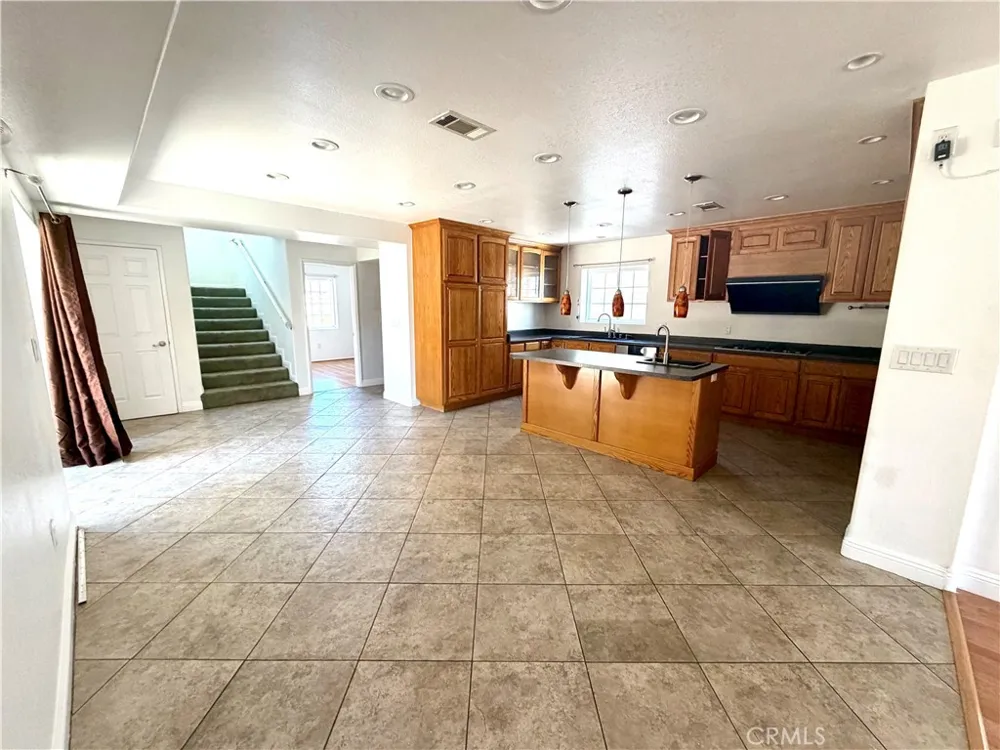 12286 Maxon Chino, CA 91710