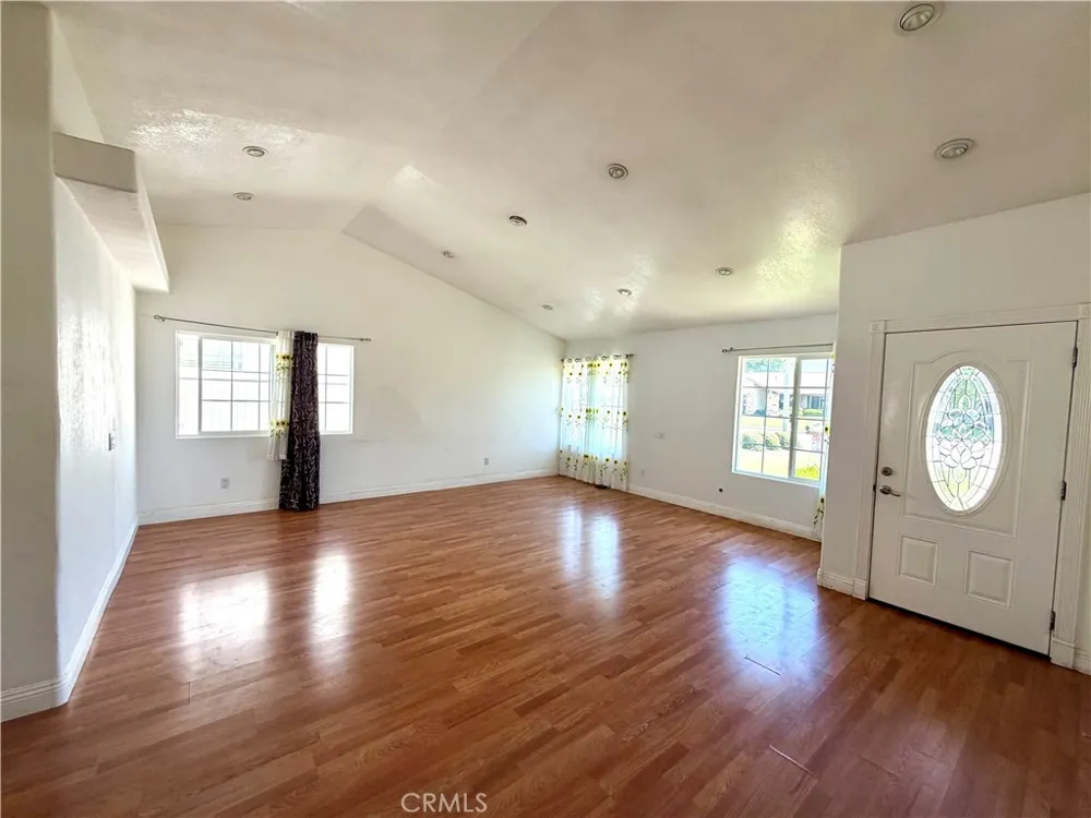 12286 Maxon Chino, CA 91710