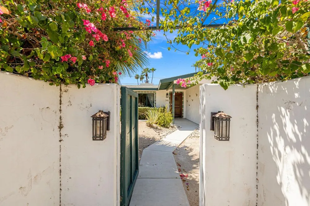 745 E Sunny Dunes Road Palm Springs, CA 92264