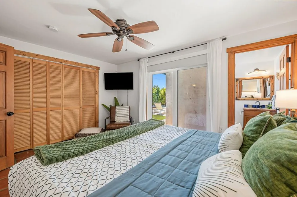 745 E Sunny Dunes Road Palm Springs, CA 92264