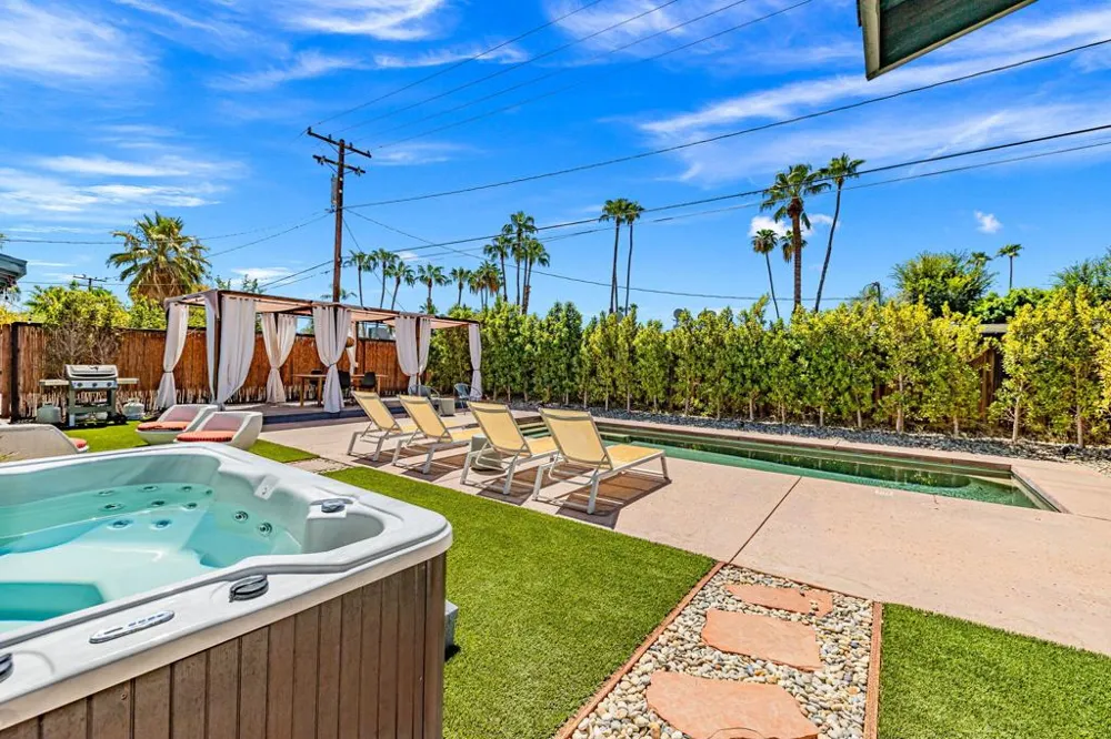 745 E Sunny Dunes Road Palm Springs, CA 92264