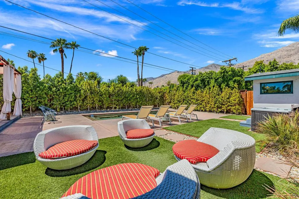 745 E Sunny Dunes Road Palm Springs, CA 92264
