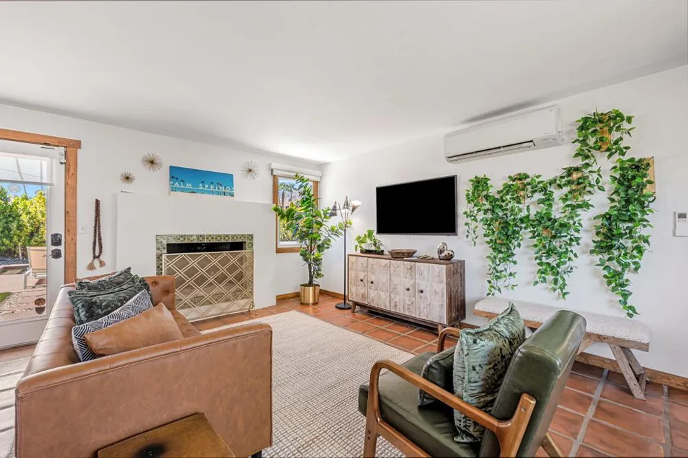 745 E Sunny Dunes Road Palm Springs, CA 92264