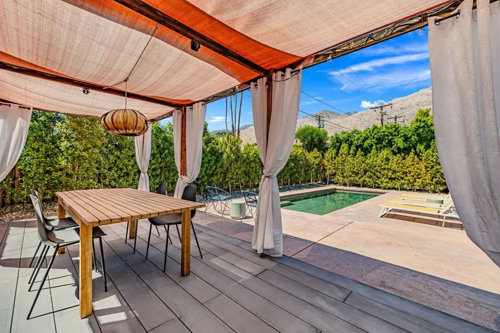 745 E Sunny Dunes Road Palm Springs, CA 92264
