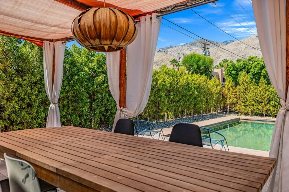 745 E Sunny Dunes Road Palm Springs, CA 92264
