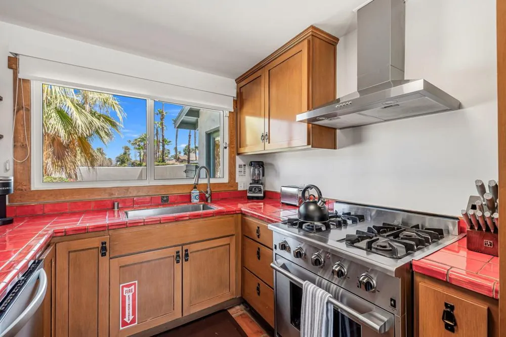 745 E Sunny Dunes Road Palm Springs, CA 92264