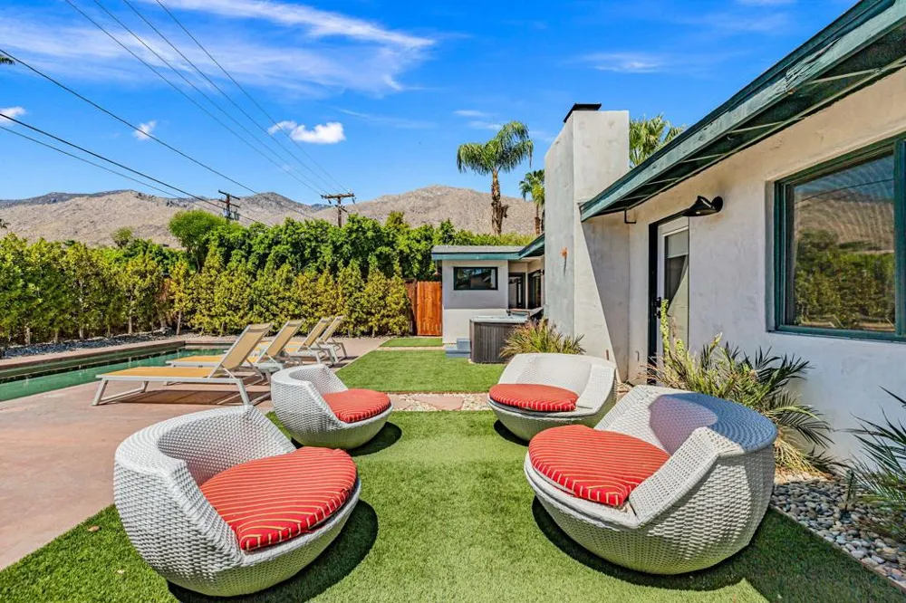 745 E Sunny Dunes Road Palm Springs, CA 92264