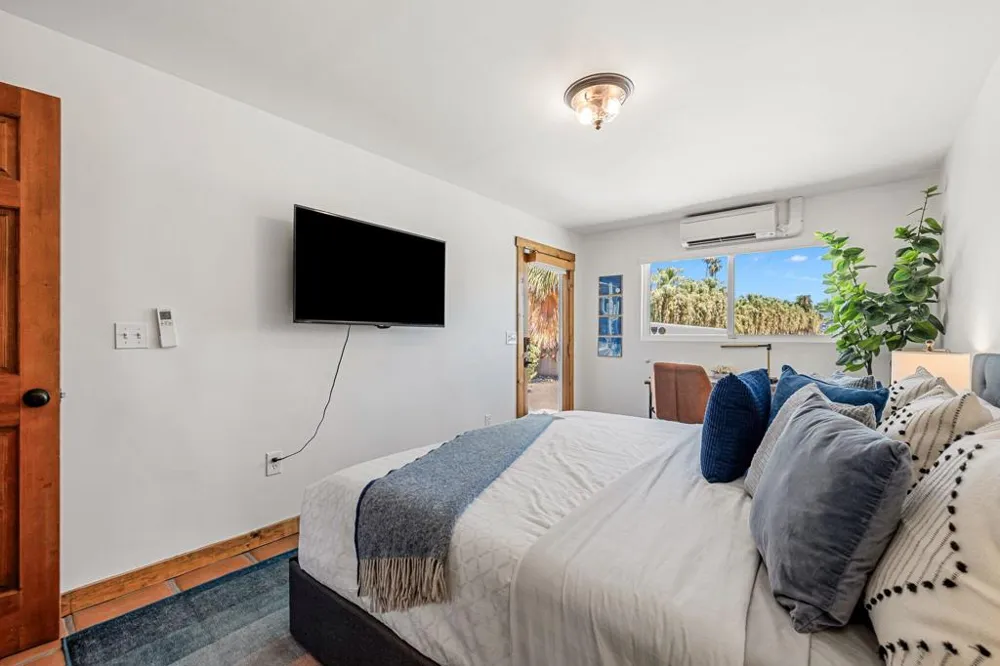 745 E Sunny Dunes Road Palm Springs, CA 92264