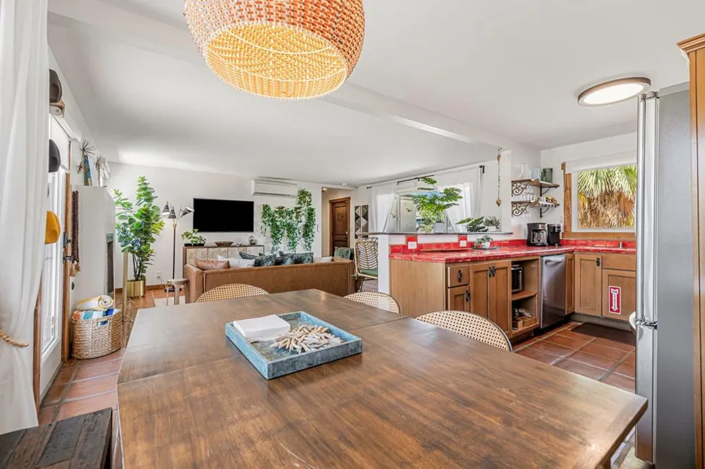 745 E Sunny Dunes Road Palm Springs, CA 92264