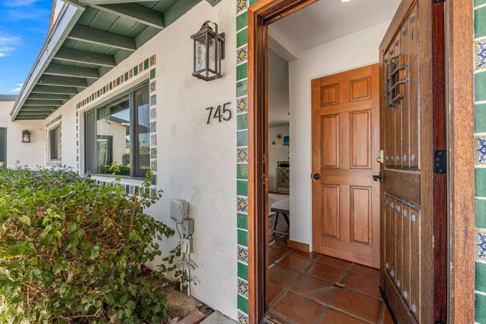 745 E Sunny Dunes Road Palm Springs, CA 92264