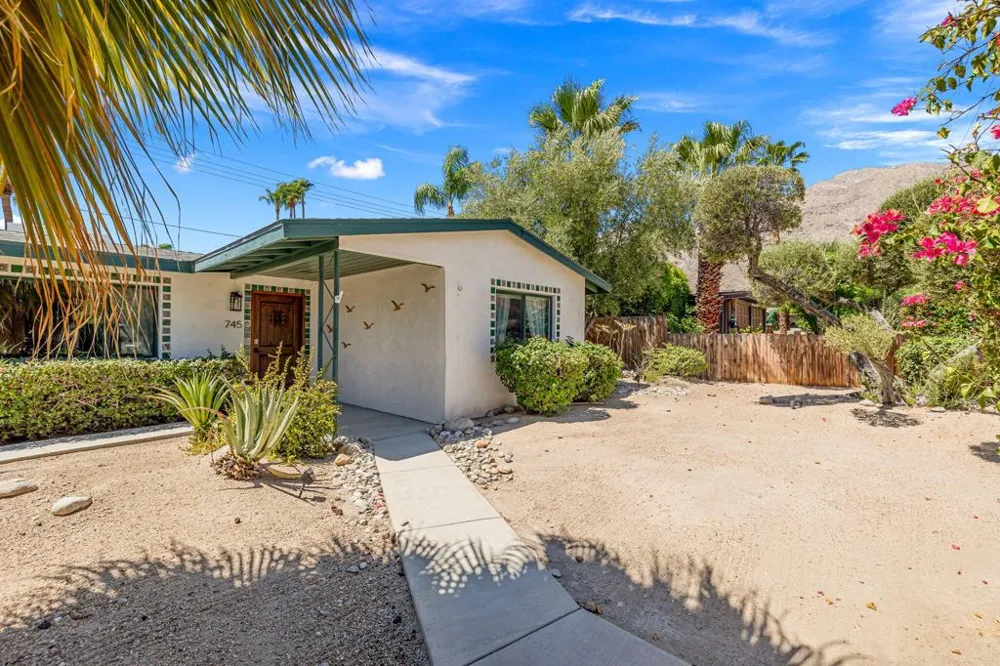 745 E Sunny Dunes Road Palm Springs, CA 92264