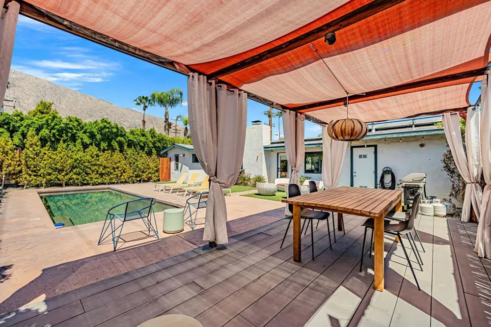 745 E Sunny Dunes Road Palm Springs, CA 92264