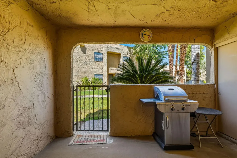 5300 E Waverly Drive #D5 Palm Springs, CA 92264