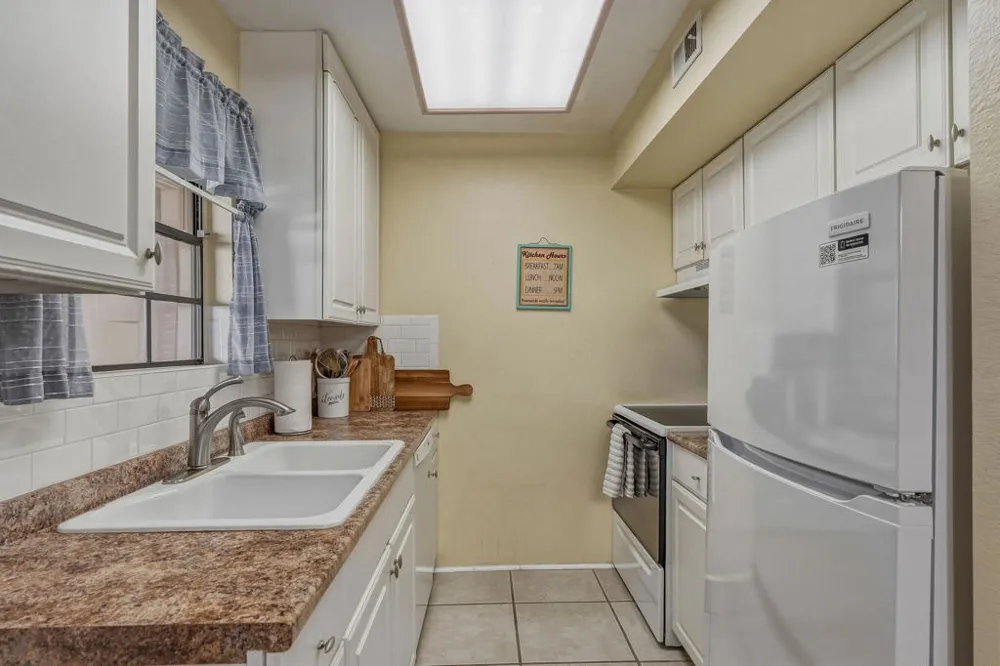 5300 E Waverly Drive #D5 Palm Springs, CA 92264