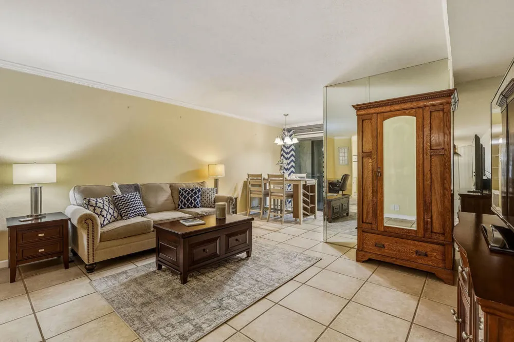 5300 E Waverly Drive #D5 Palm Springs, CA 92264