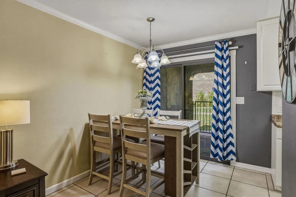 5300 E Waverly Drive #D5 Palm Springs, CA 92264