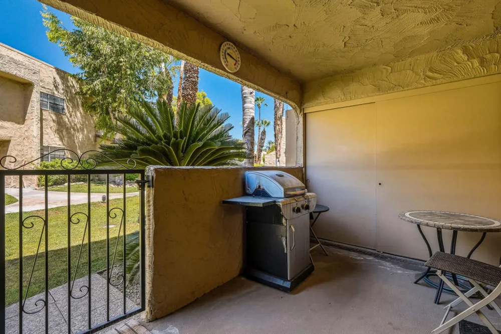 5300 E Waverly Drive #D5 Palm Springs, CA 92264