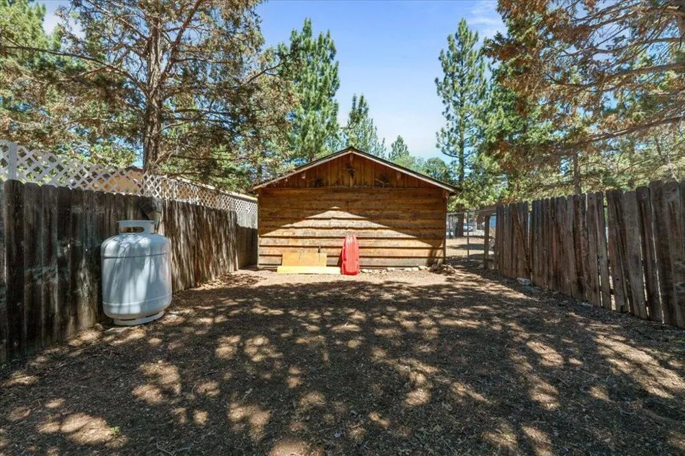712 San Bernardino Avenue Sugarloaf, CA 92386