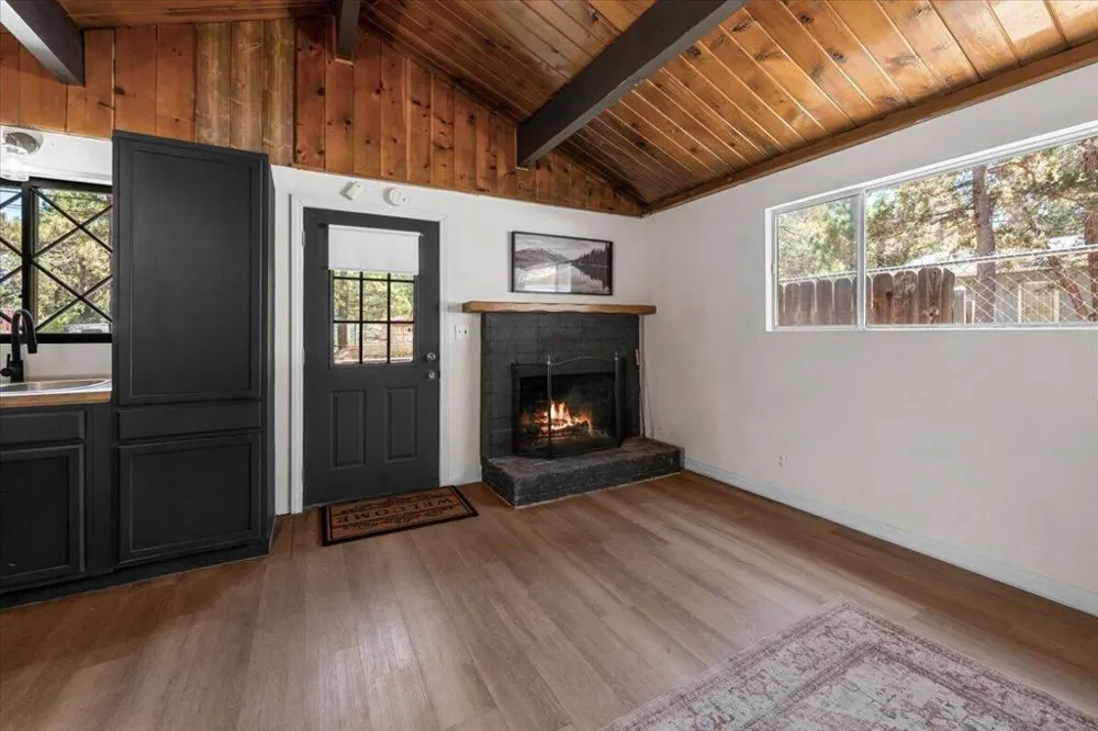 712 San Bernardino Avenue Sugarloaf, CA 92386