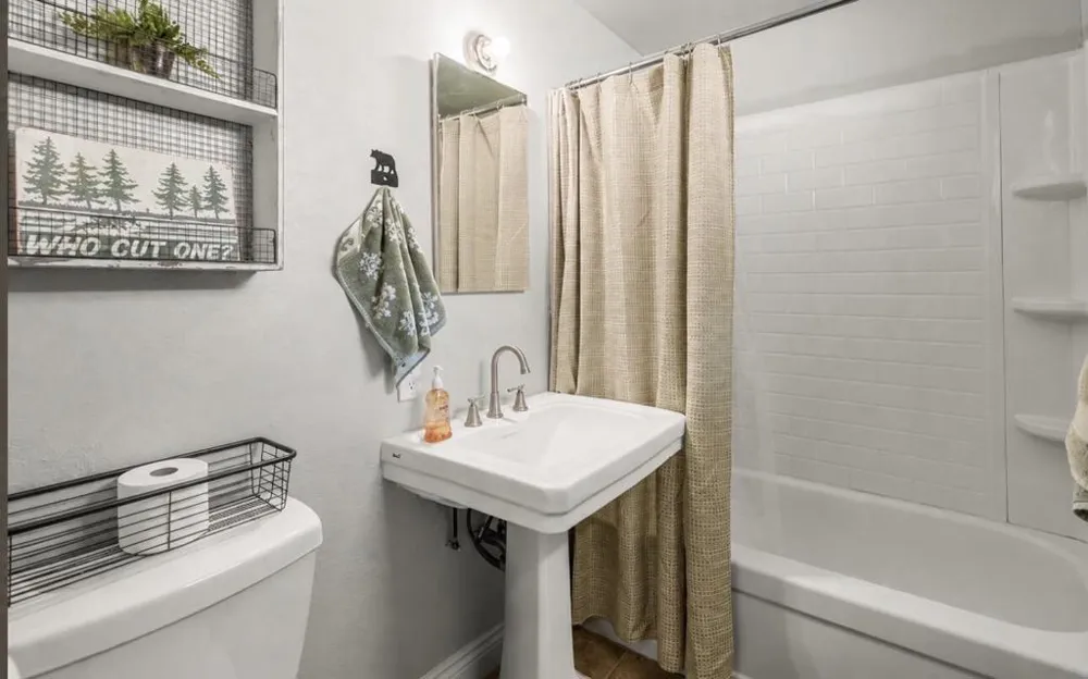 712 San Bernardino Avenue Sugarloaf, CA 92386