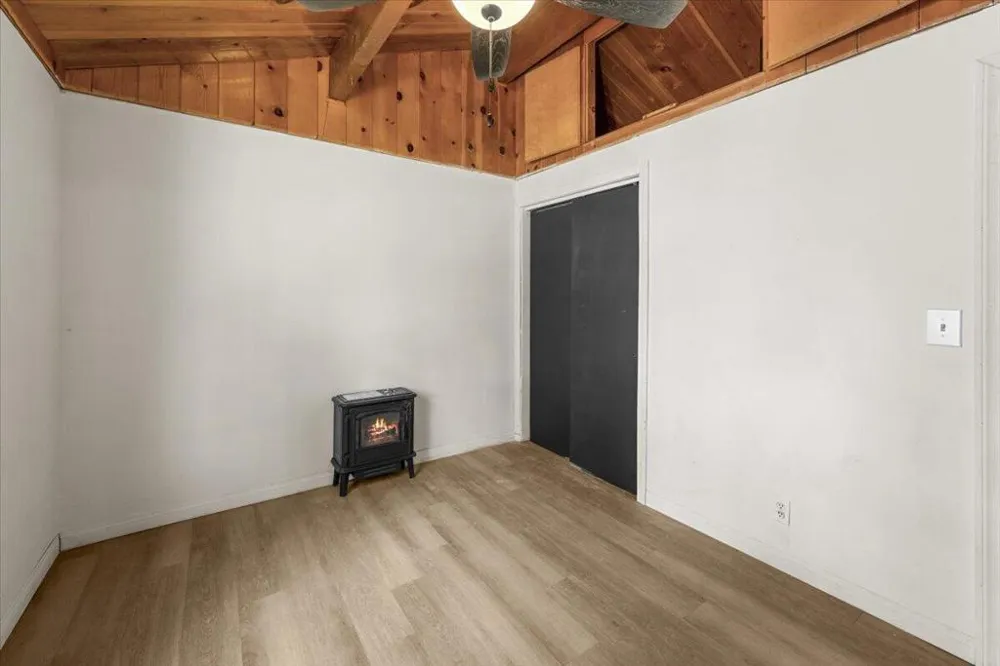 712 San Bernardino Avenue Sugarloaf, CA 92386