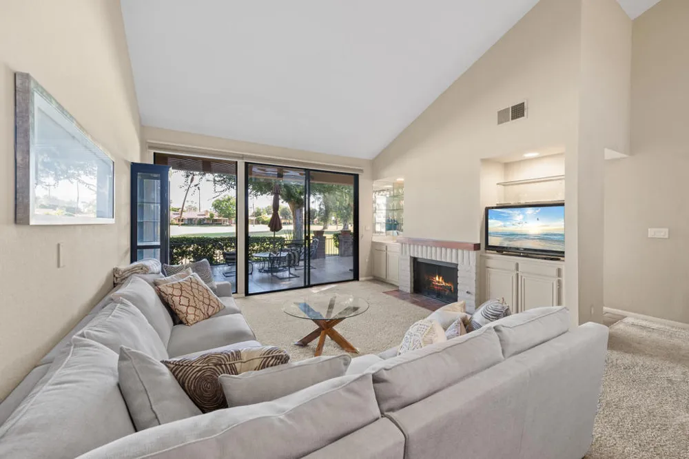 254 La Paz Way Palm Desert, CA 92260