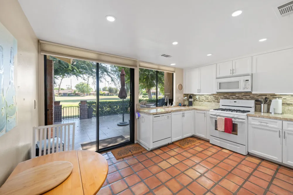 254 La Paz Way Palm Desert, CA 92260