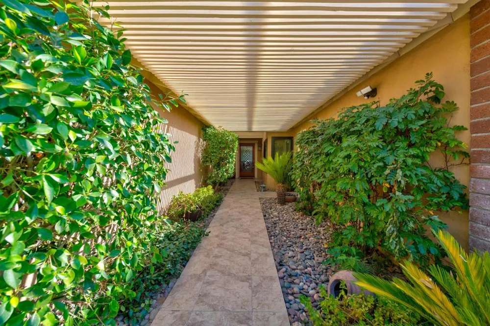 254 La Paz Way Palm Desert, CA 92260