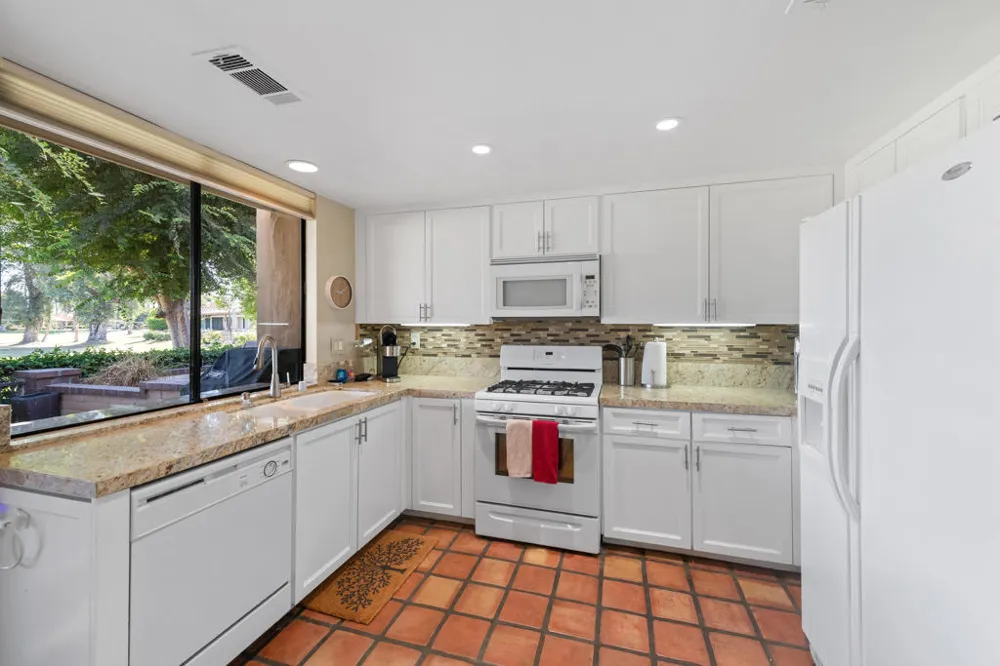 254 La Paz Way Palm Desert, CA 92260