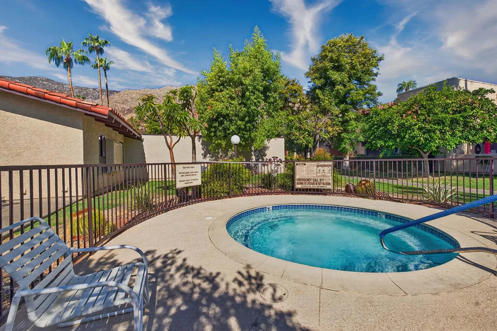 2160 S Palm Canyon Drive #9 Palm Springs, CA 92264